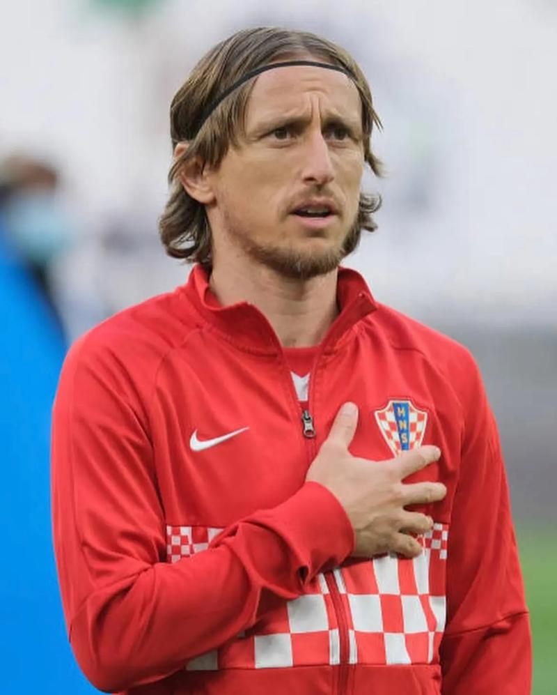 云达不莱梅vs科隆：菅原由势、施密德首发，比尔特、卡明斯基出战