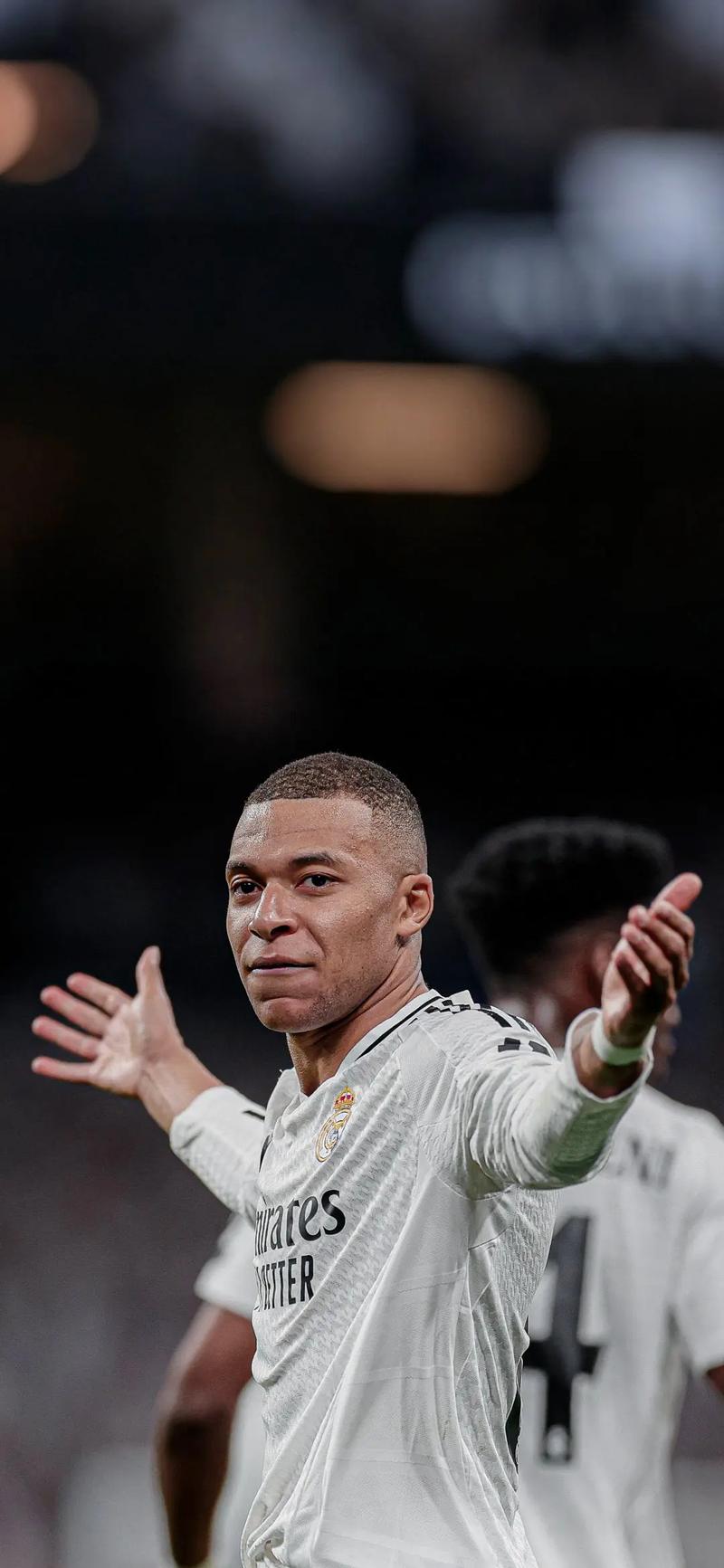 足球评论员如何分析比赛？